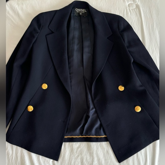 Authentic CHANEL Navy Blazer with Gold stamped Buttons size 38 - Picture 1 of 11